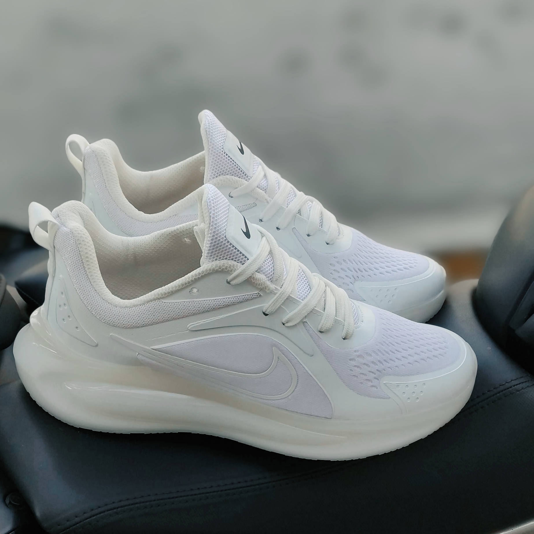 کتانی مردانه نایک گاید سفید