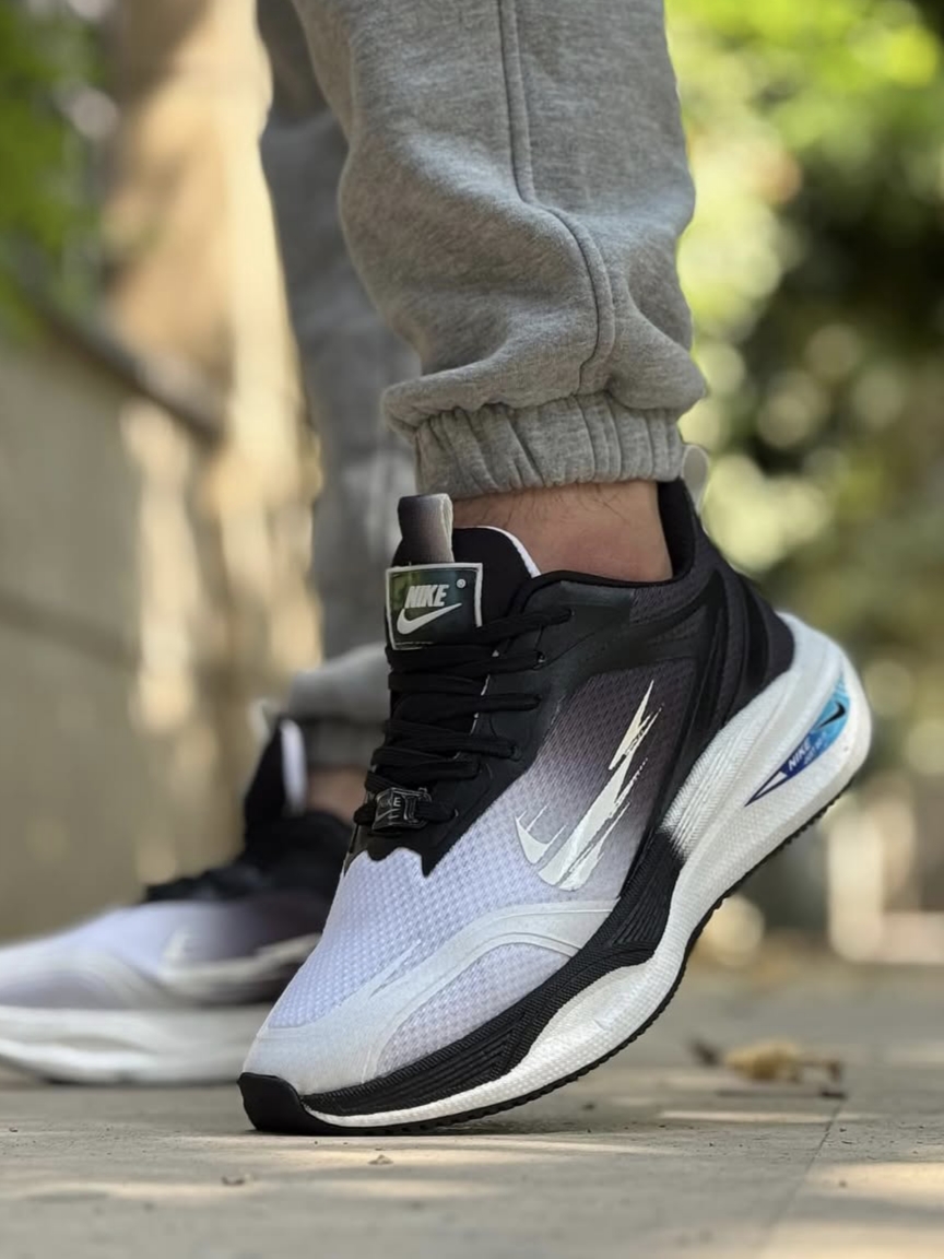 نایک استرانگ